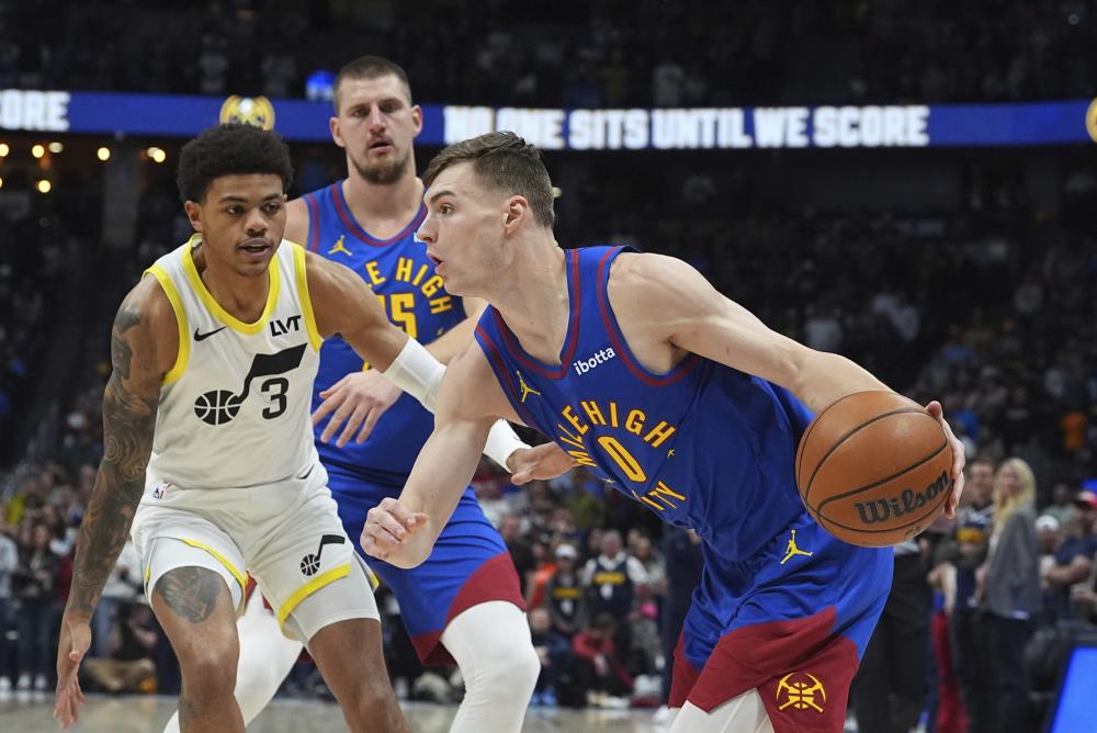 国足展现了 国足展现了