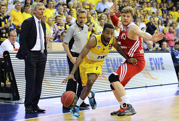 但伊万科维 但伊万科维