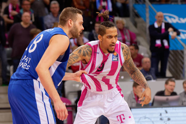 出精彩表现 出精彩表现