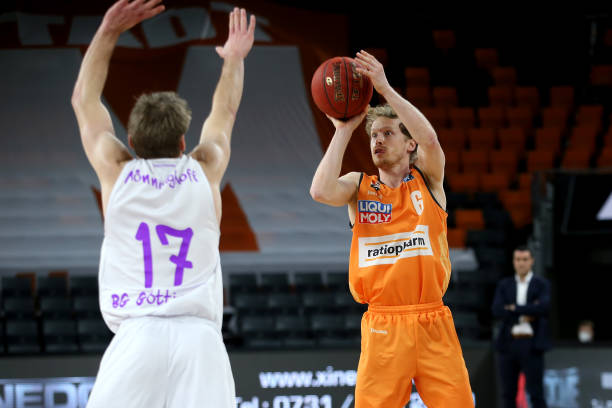 高固定年薪 高固定年薪