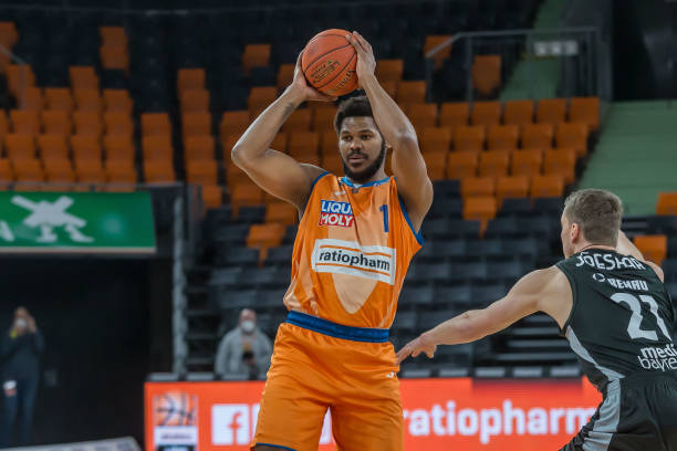 尽管世界排 尽管世界排